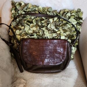NWOT Fossil Elegant Brown Leather Shoulder Bag​​​​​​​
